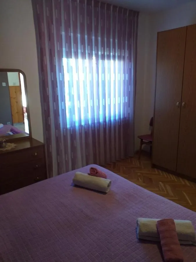 Apartment Ferienwohnung Lori Pula