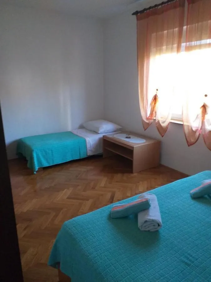 Ferienwohnung Lori Pula Apartment