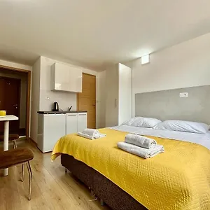  Apartment Roza