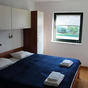 https://starigrad-house.hotelinzadar.com