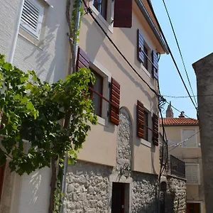 https://apartments-hedviga.primorje-gorskikotar.com