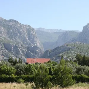 https://mobile-homes-katinka-starigrad-paklenica-croatia.hotelinzadar.com