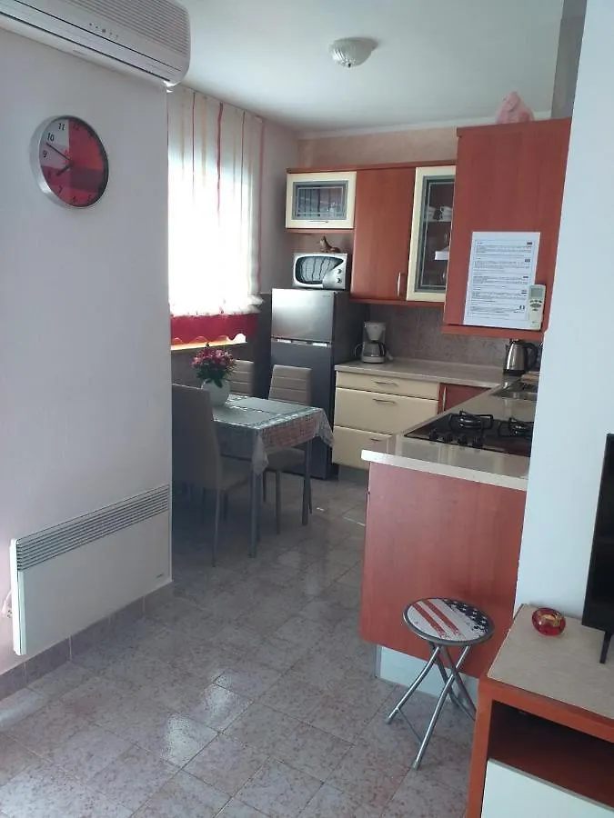 Lori Apartment Pula